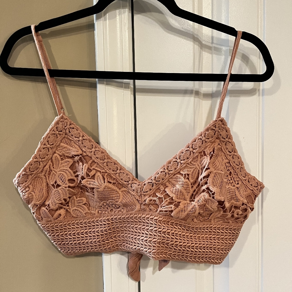 Aeropostale cropped crochet tank sz Large